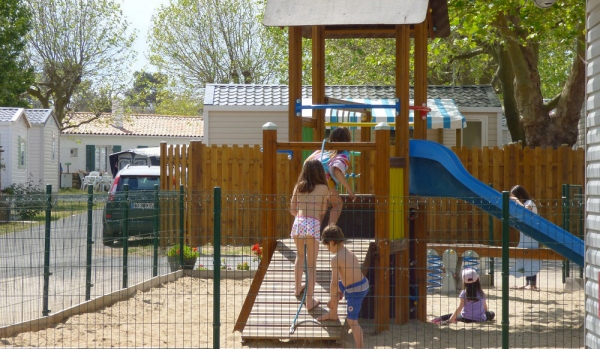 Camping Les Acacias - Rivedoux-Plage