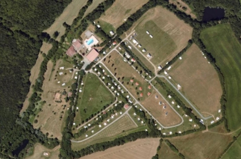 Camping Le Colombier - Domaine Naturiste - Saint-Martin-Lars-en-Sainte-Hermine