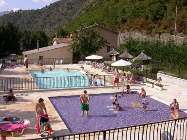 Camping Les Eaux Chaudes - Digne-Les-Bains