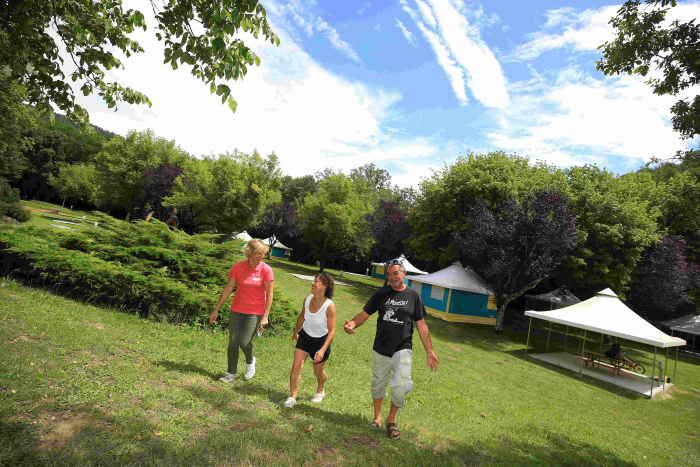 Camping Les Eaux Vives - Latouille-Lentillac