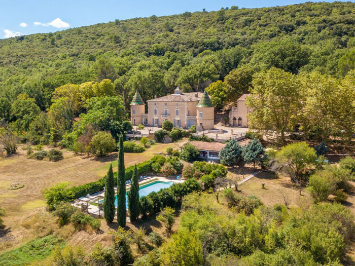 Camping Château de l'Eouvière - Montmeyan